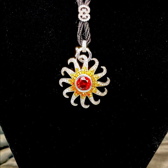 FIVE NECKLACES IN ONE - Picture 14 of 15